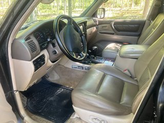Toyota Land Cruiser 100 2000