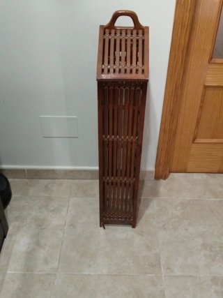 Botellero vintage de madera y ratán