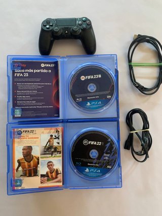 PlayStation 4 con Controller e giochi FIFA
