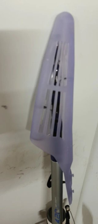 Caña de pescar con carrete y funda