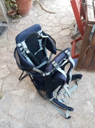 Mochila portabebés montaña