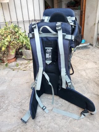 Mochila portabebés montaña