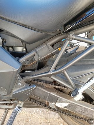 Moto Kawasaki versys 650 negra limitada a2