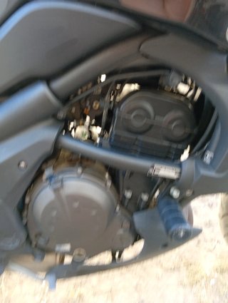Moto Kawasaki versys 650 negra limitada a2