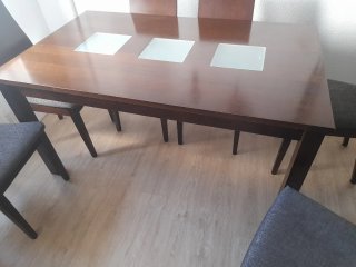 Mesa comedor y 6 sillas marrón