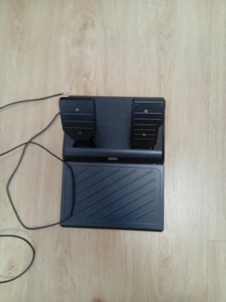 Volante PS4/PS5/PC con Pedales
