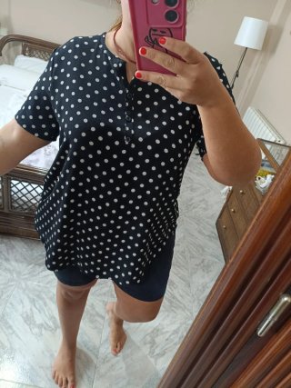 Blusa de lunares negra y blanca