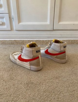 Nike Blazer Mid '77 Blancas y Rojas