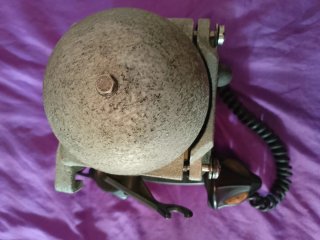 Teléfono antiguo Fernsig Essen metal y baquelita