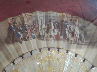Abanico de mano antiguo decorado. Hecho a mano.