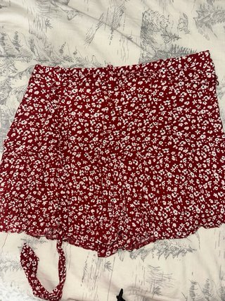 Falda pantalón Zara floral roja