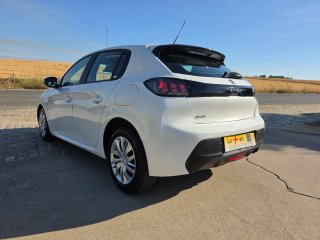 Peugeot 208 2021
