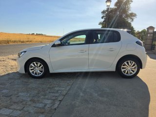 Peugeot 208 2021
