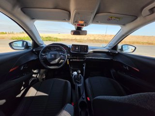 Peugeot 208 2021