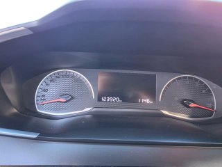 Peugeot 208 2021