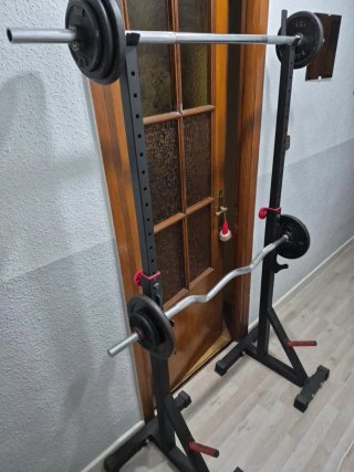 Rack de pesas y barra