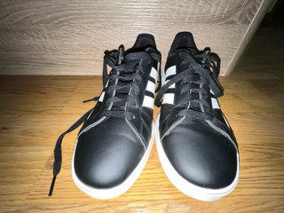 ZAPATILLAS ADIDAS TALLA 41.5 PRECIO NEGOCIABLE