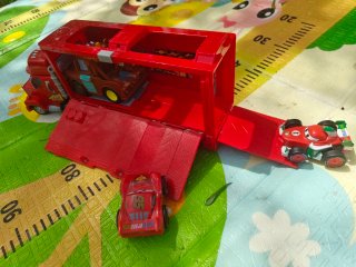 Camión Mack Cars Track Talkers