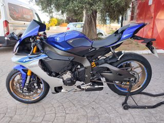 Yamaha YZF R1 2016 con extras