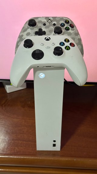 Xbox Series S + 2 mandos