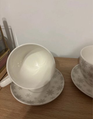 Conjunto de 2 tazas de porcelana