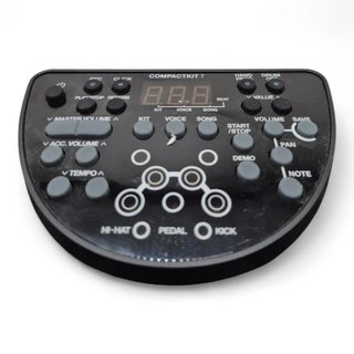 BATERÍA ELÉCTRICA ALESIS COMPACTKIT 7 + BAQUETAS + PEDALES (FALLA PEDAL DERECHO)