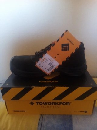 Zapatos de trabajo TOWORKFOR Talla 42 Nuevos