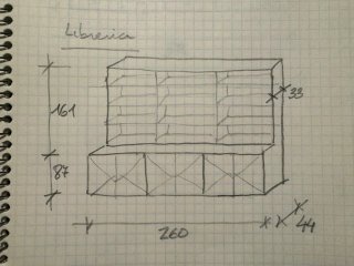 Libreria in legno scuro