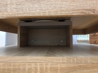 Mesita de centro de madera