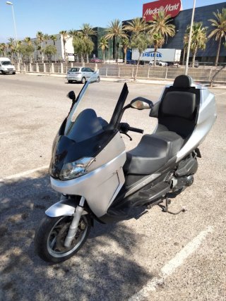 Adiva AD250 Maxi Scooter