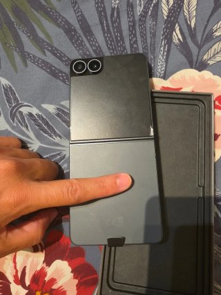 Samsung Galaxy Z Flip8 Caja Sellada