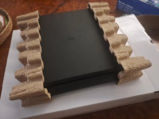 PS4 Slim 500GB + Controller + 3 Giochi
