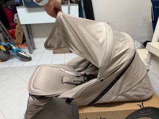 Seggiolino Joolz Aer 2 Nest to Seat Sandy Taupe