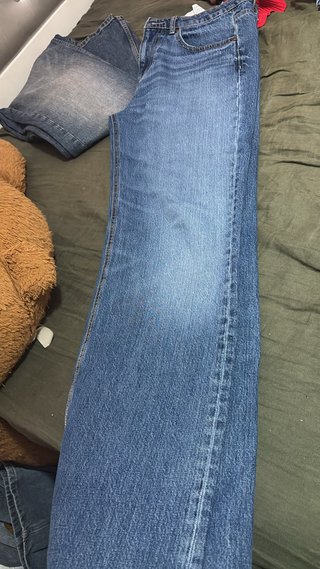 Pantalones vaqueros desgastados