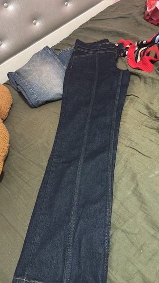 Pantalones vaqueros desgastados