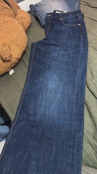 Pantalones vaqueros desgastados