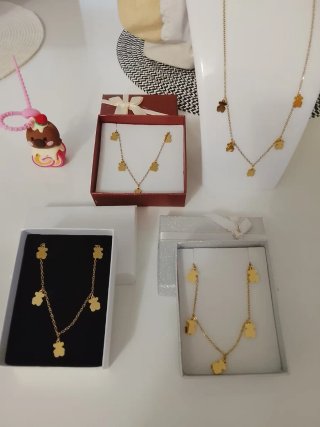 Últimos a 6 €  Collares Tous Acero con caja