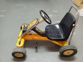 Coche pedales Gokart 565 antiguo