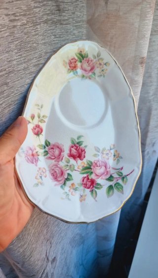 Taza y plato vintage St George rosas