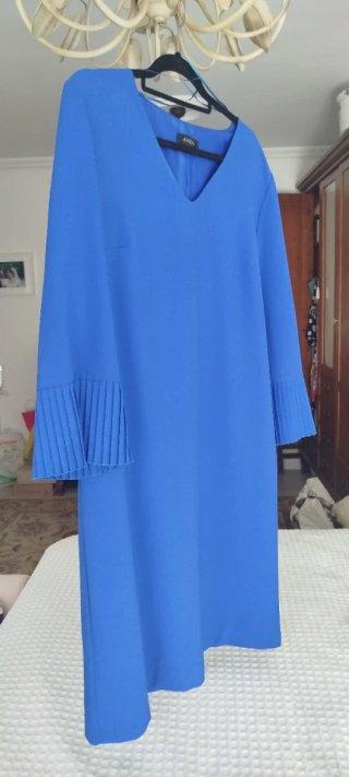 Vestido azul manga acampanada