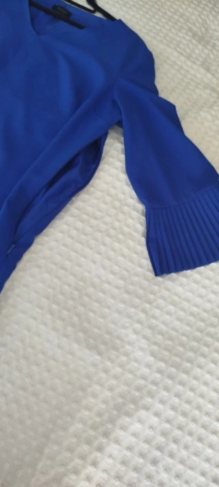 Vestido azul manga acampanada