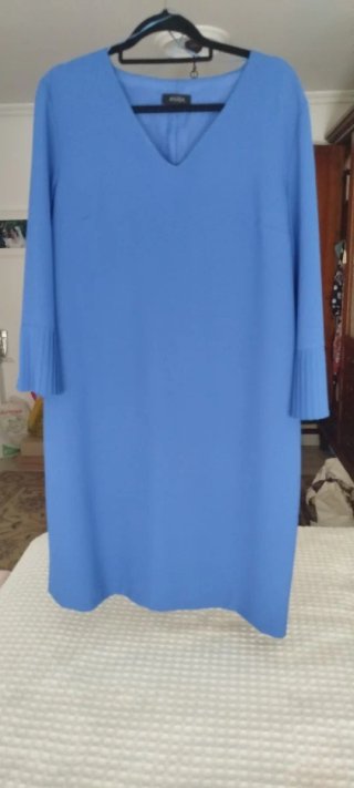 Vestido azul manga acampanada