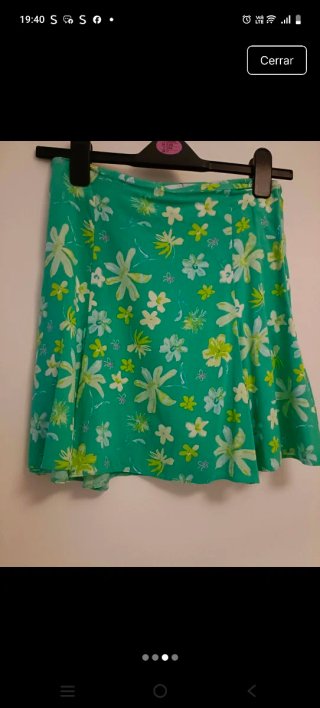 Falda verde con flores talla 34