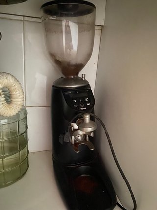 Cafetera Storia y molinillo