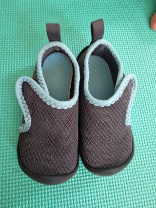 Lote 9 pares zapatillas infantiles