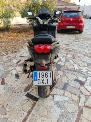 Gilera GP 800 Maxi Scooter Negra