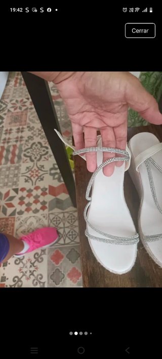 Sandalias cuña blancas con pedrería