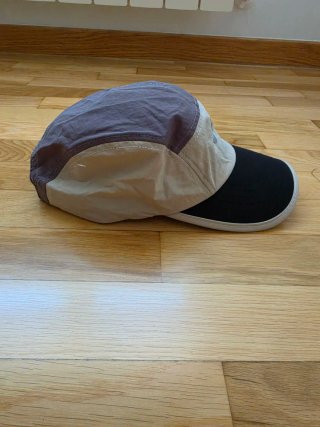 Gorra Nike Running Beige y Negra