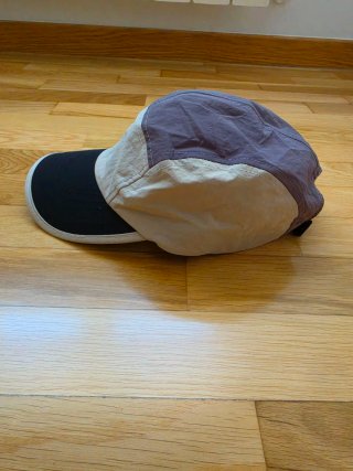 Gorra Nike Running Beige y Negra