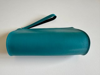 Pochette borsa con cerniera e cinturino da polso